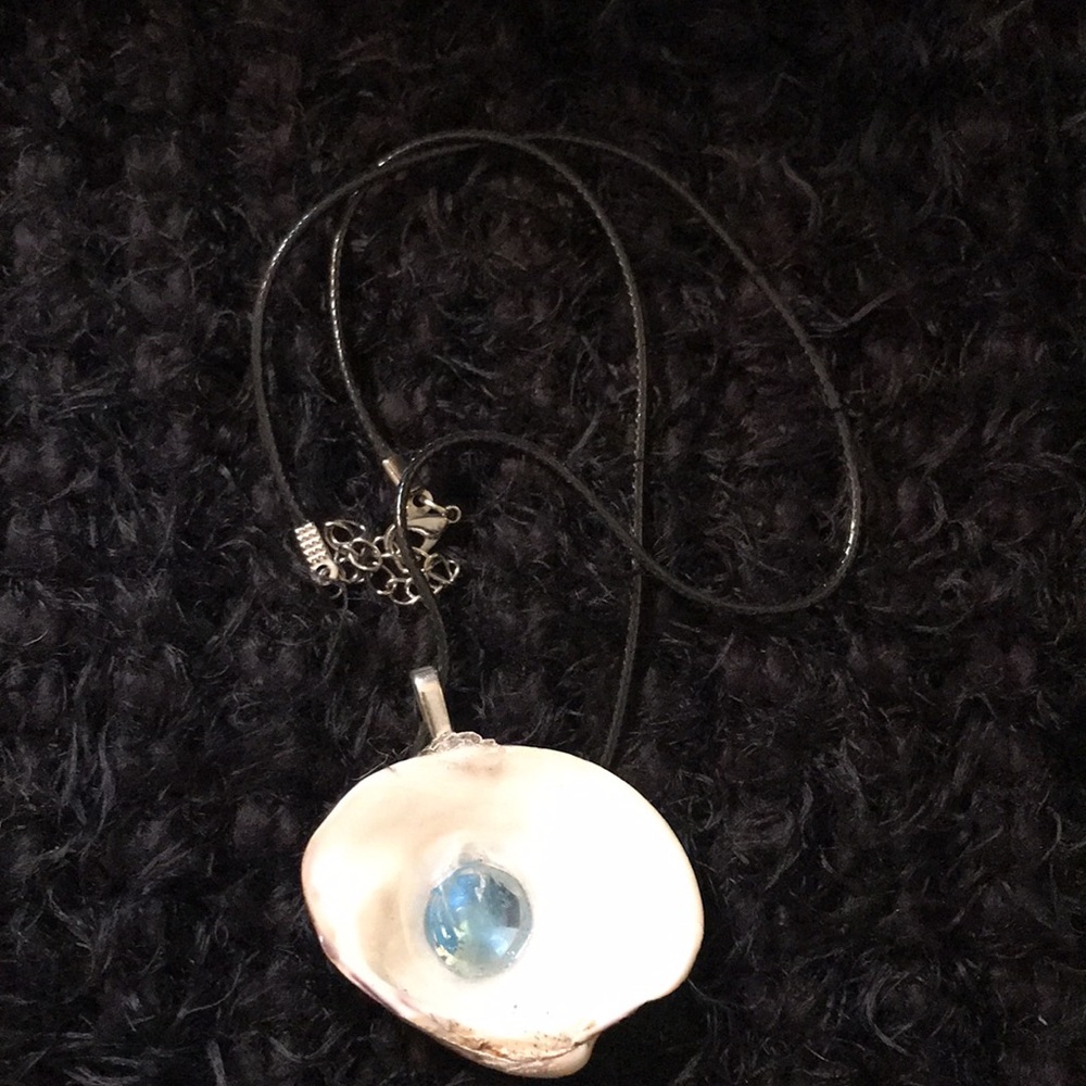 SeaShell Necklace Hand Created - Picture 14 of 17